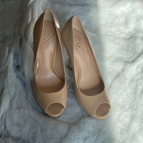 Vince Camuto Designer Heels size 6M - Picture 4 of 6